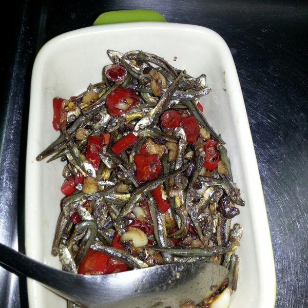 豆鼓辣小魚干 : 謝瑞夏一起做