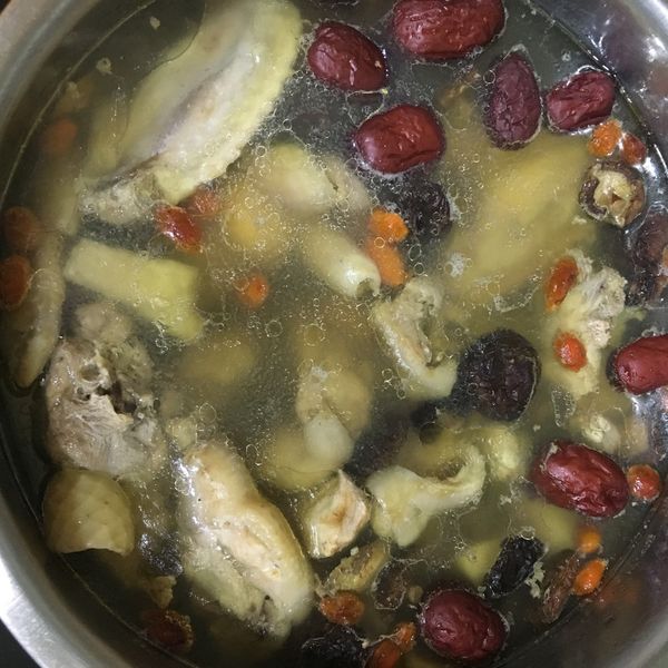 山藥紅棗枸杞雞湯 : Mia Woo一起做