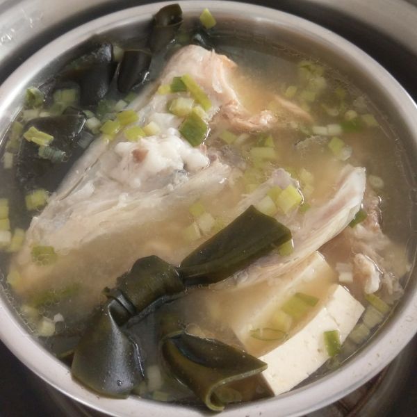 [Serena上菜]日式鮭魚頭味噌豆腐湯 : 十元大人一起做