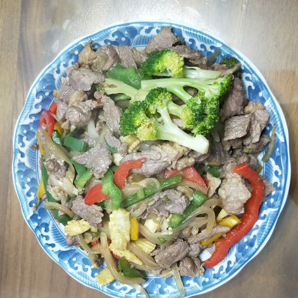 黑胡椒鐵板牛柳😋一鍋到底快速料理：璇 一起做