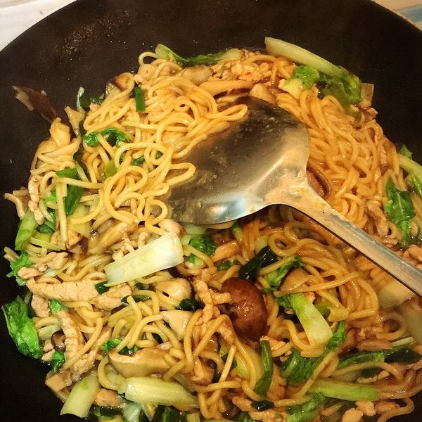 肉絲炒麵(台式) - {家常經典} : 張以恩一起做