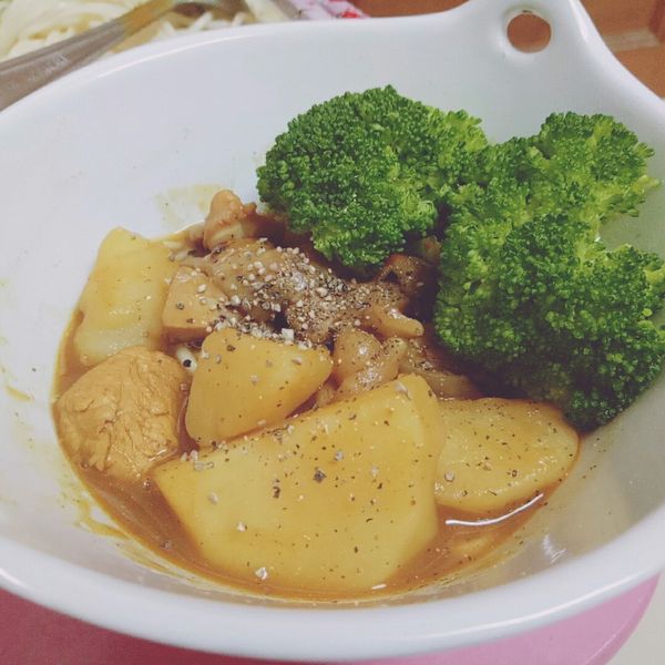 嫩雞腿咖哩 (許多小秘訣喔) : 黃千晏一起做