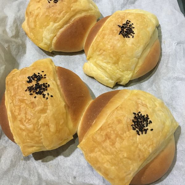 起酥肉鬆麵包：Beckymomo 一起做