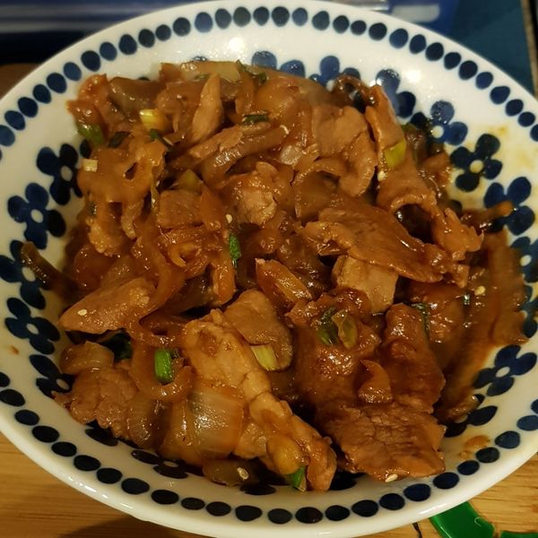 照燒洋蔥炒肉片 【10分鐘快速料理】 : 佳潔一起做