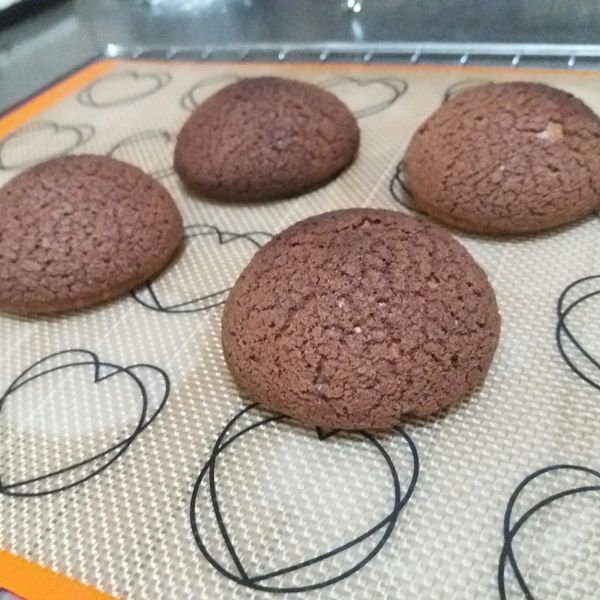 巧克力酥皮泡芙：文 一起做