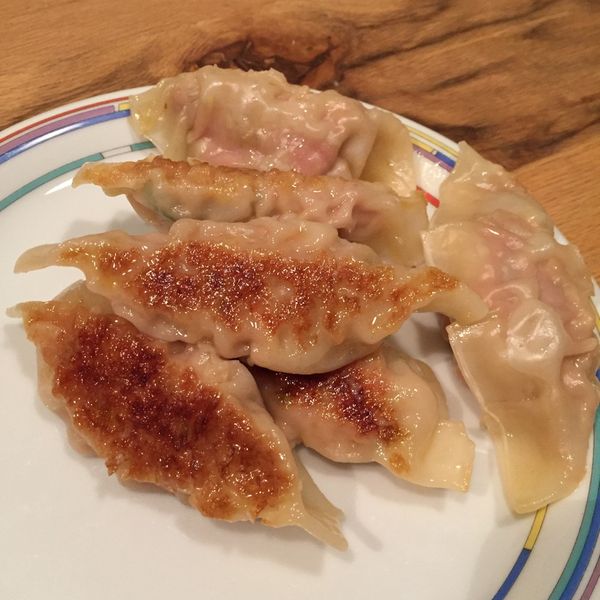 金黃脆底日式煎餃:Molly Yu 一起做