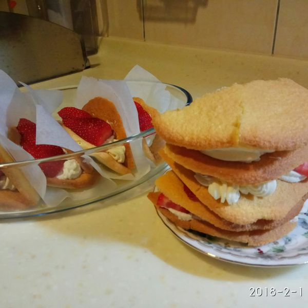 韓國流行排隊甜點。草莓蛋糕捲 : Sophia Wang一起做