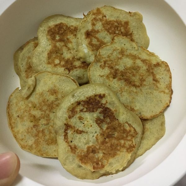 寶寶食譜-無粉無糖無油，香蕉鬆餅：Elaine Ko 一起做