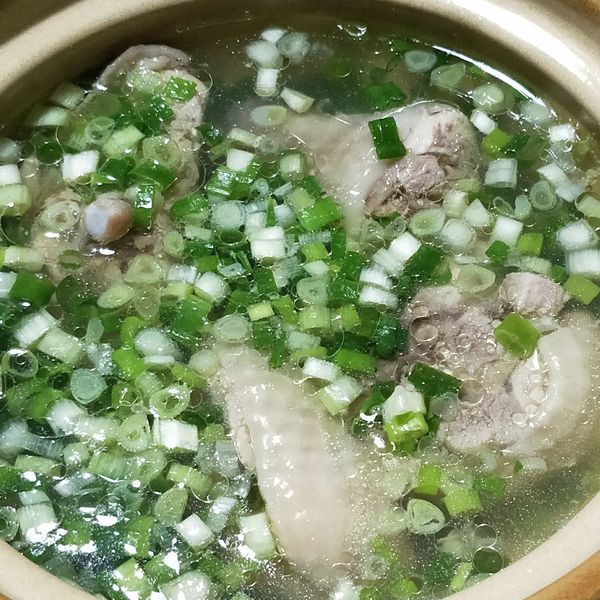 超簡單蔥雞湯 : 愛碎唸的人妻煮婦一起做