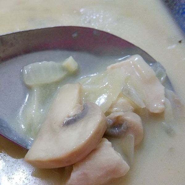 蘑菇濃湯 {露營OK} : 劉雯一起做