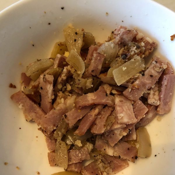 洋蔥炒培根：Pigleg Huang 一起做