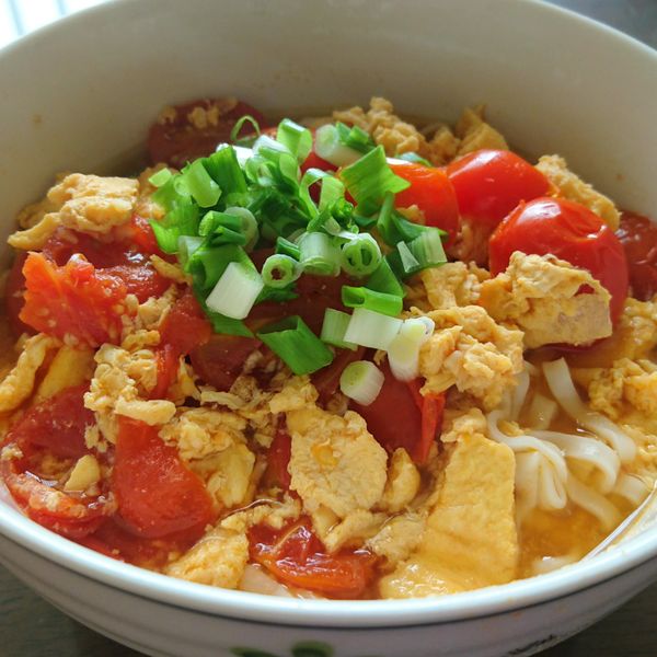 蕃茄雞蛋麵 : 高于珊一起做