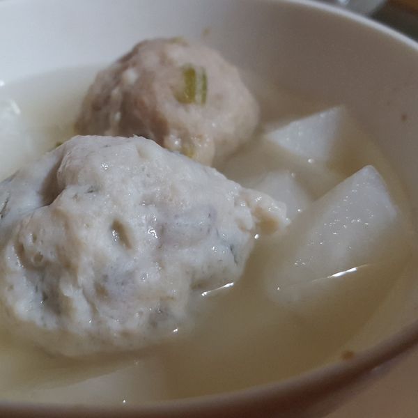 蘿蔔丸子湯 : 白菜一起做