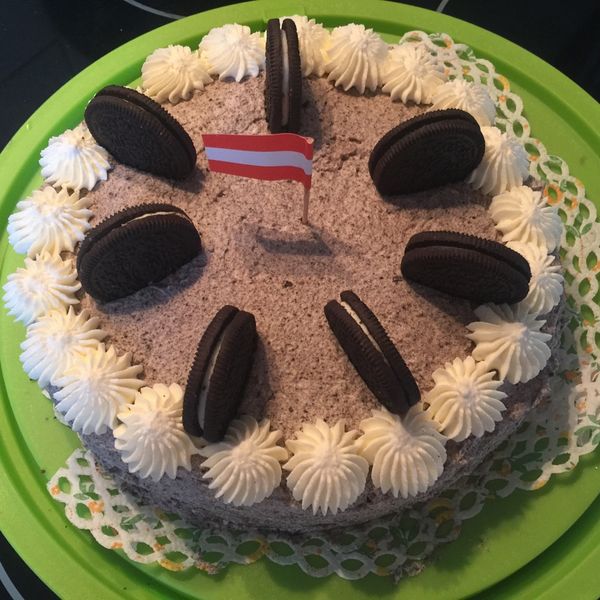 奧利奧朱古力蛋糕。生日蛋糕 : 奧地利閒妻一起做