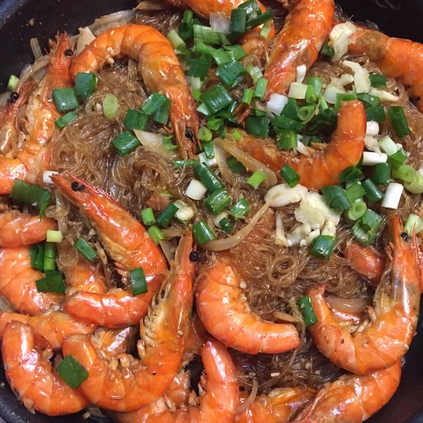 [一鍋到底]吮指好滋味~鮮蝦粉絲煲 : 等我老了要去當廚師一起做