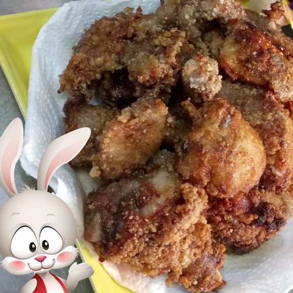 嘴饞了。鹹酥雞：芋圓麻 一起做