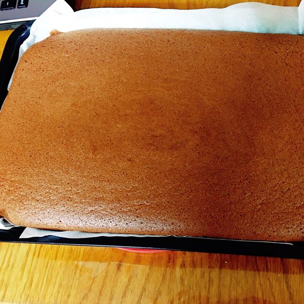 法芙娜可可枕頭蛋糕（燙麵戚風、水浴法）：鑫媽咪 一起做