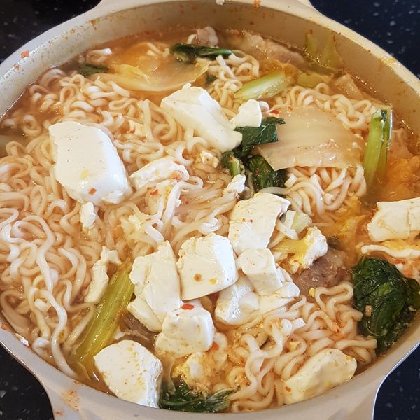 泡菜豆腐鍋：Tina Ko 一起做