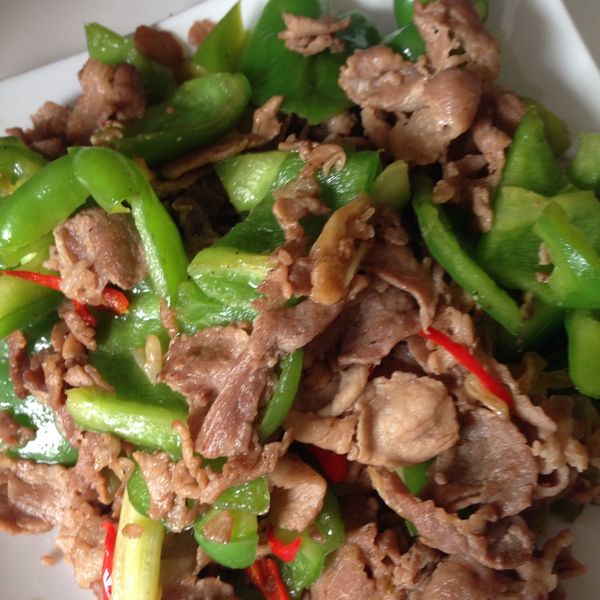 青椒炒肉絲～超簡單三步驟家常菜：lisa 一起做