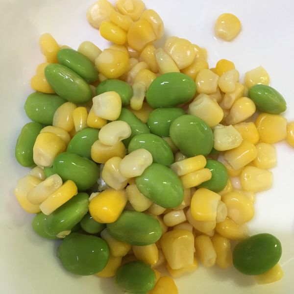 快炒毛豆玉米：賴素華 一起做