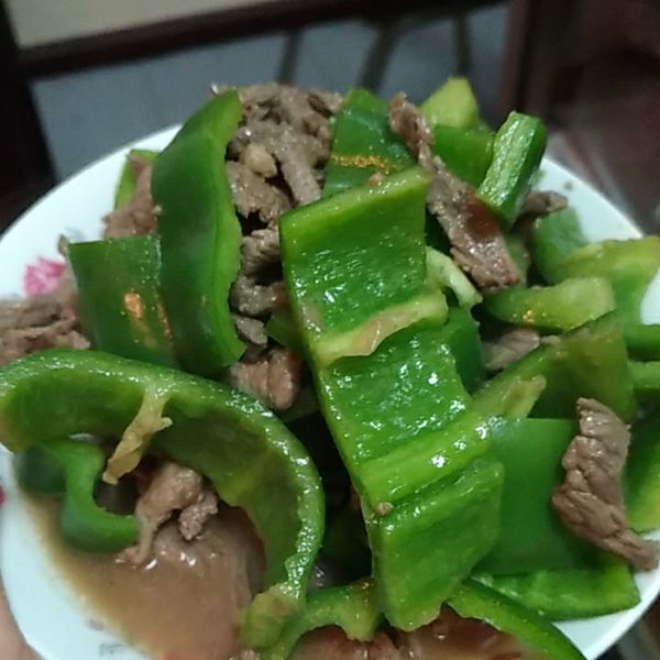 青椒炒肉絲～超簡單三步驟家常菜：CANDY 一起做