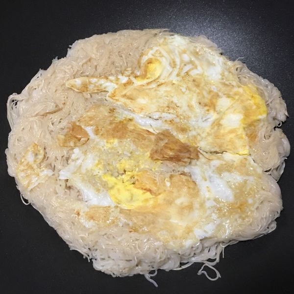 古早味苦茶油蛋煎麵線：dolphin 一起做