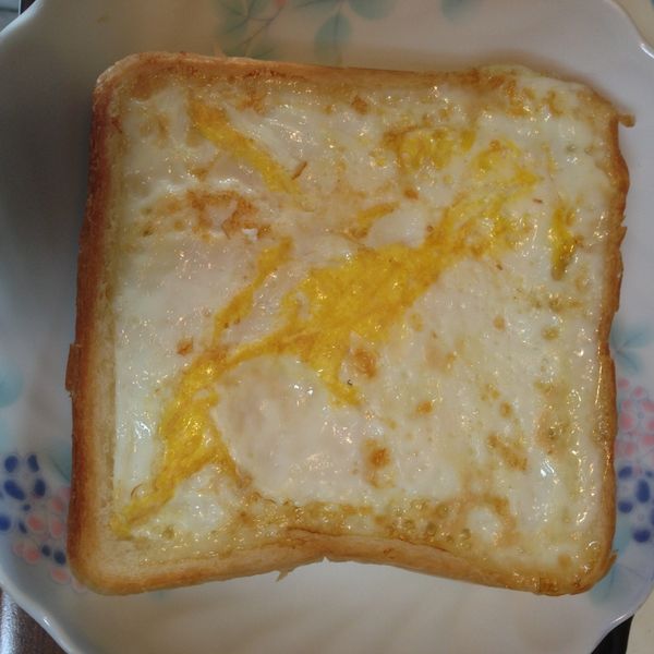 火腿起司蛋口袋三明治：Elly 一起做