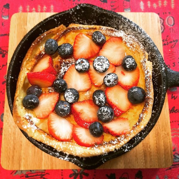 草莓藍莓荷蘭鬆餅(Dutch Baby)：ellen 一起做