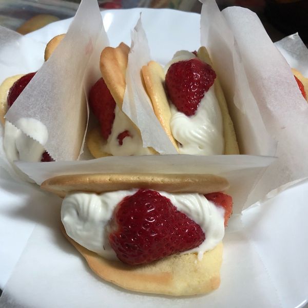 韓國流行排隊甜點。草莓蛋糕捲 : 陳冠錤一起做