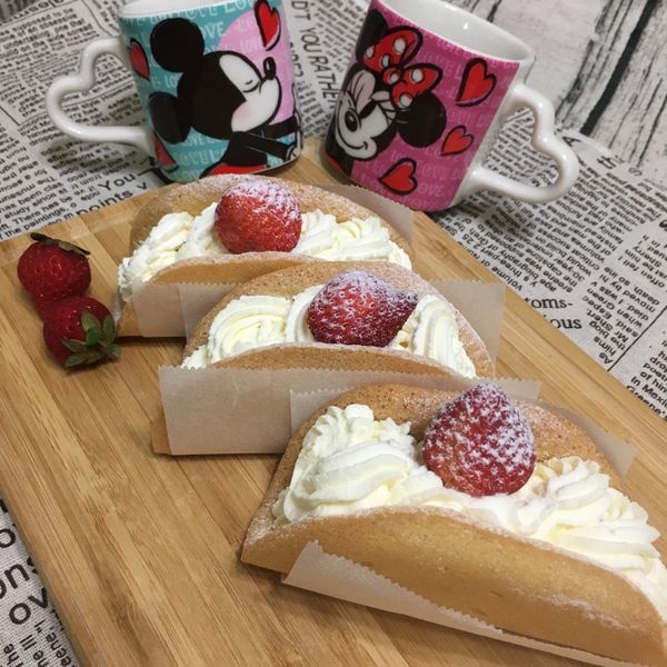 韓國流行排隊甜點。草莓蛋糕捲 : 小希一起做