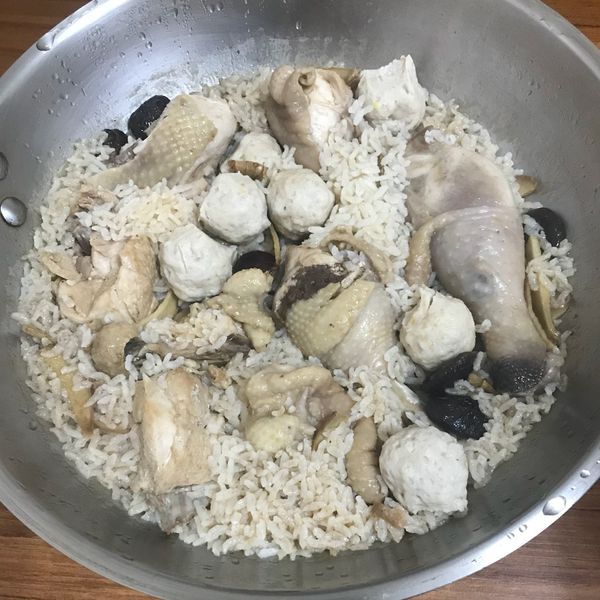 麻油雞飯：Hank Hung 一起做