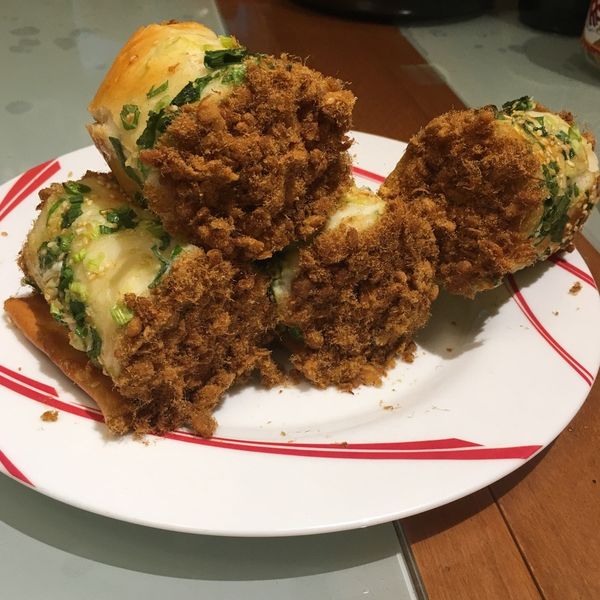 蔥花肉鬆麵包捲 : LuLu's Kitchen一起做