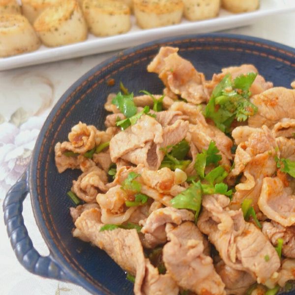 【厚生廚房】蒜香沙茶薄肉片:黑白喇之幸福料理 一起做