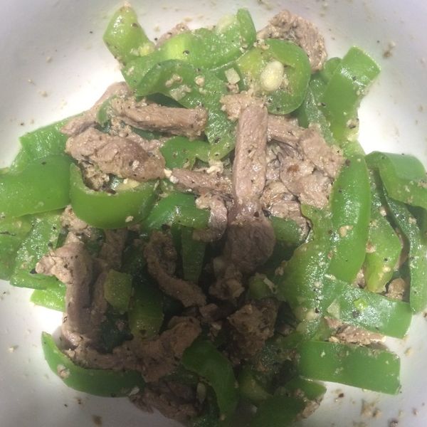 青椒炒肉絲～超簡單三步驟家常菜：Alice Lu 一起做