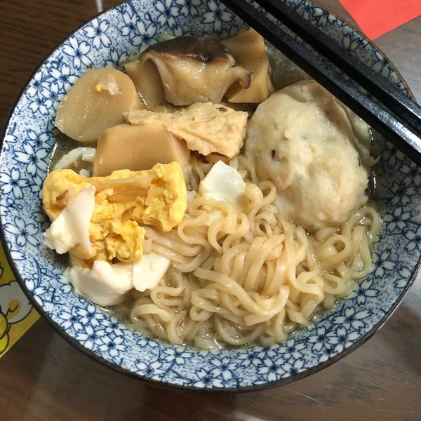 超方便~火鍋肉丸子煮泡麵：人妻廚房日誌-Mandy 一起做