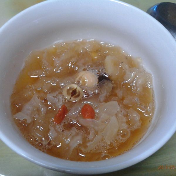 貝兒實驗室。紅棗銀耳羹：晏晏 一起做