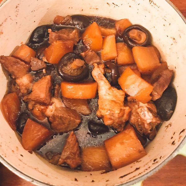 蘿蔔燒雞:Emily Liu 一起做