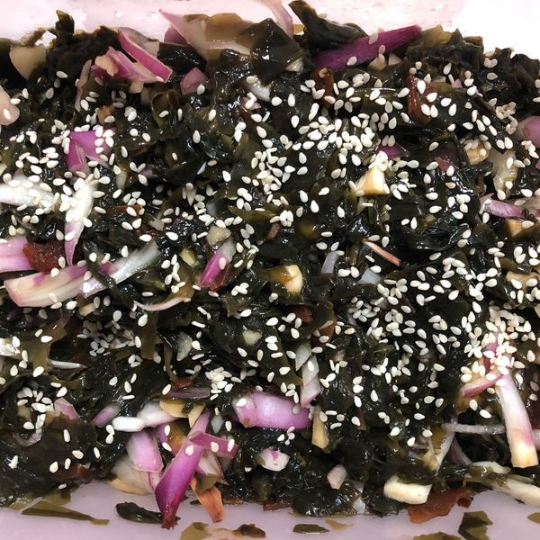 夏日涼拌小菜!香辣洋蔥海帶芽:Angie 一起做