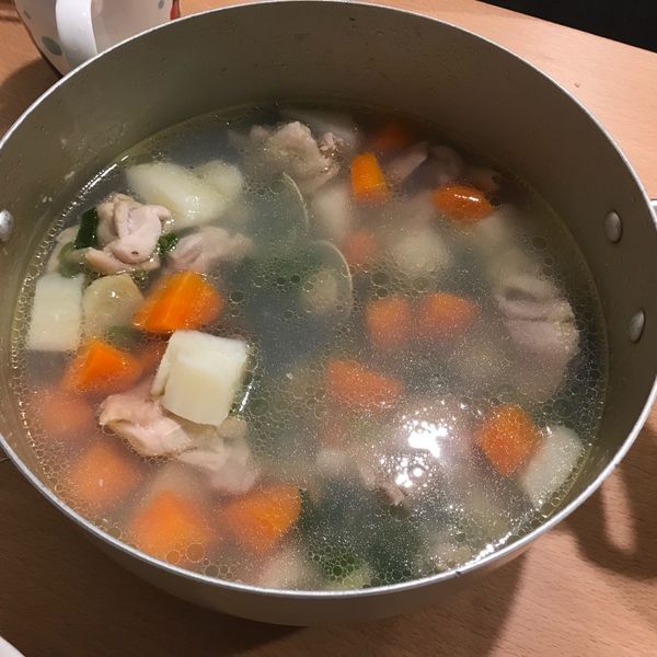 讚不絕口的【 鮮雞湯 】：陳小眼 一起做