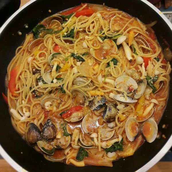 【一鍋到底】紅醬蛤蜊義大利麵：fifi 一起做