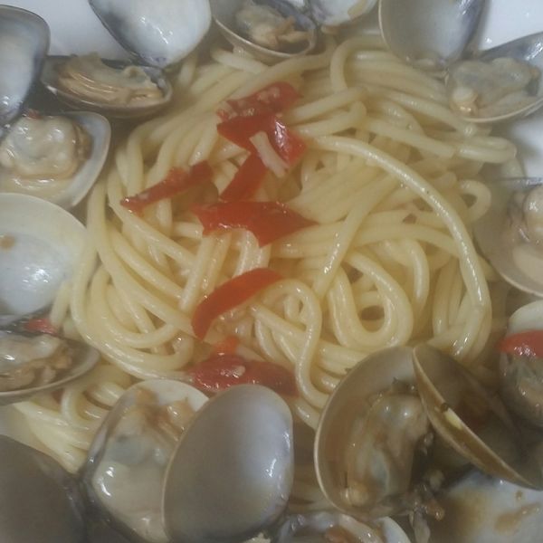 蒜香蛤蜊義大利麵：悠扣 一起做