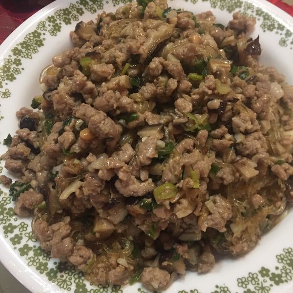 螞蟻上樹。白飯殺手
簡易家常菜。晚餐 : Meng-Jen Lin一起做