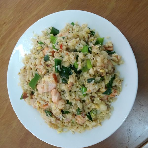 鮭魚蛋炒飯 : Chang Yiyin一起做