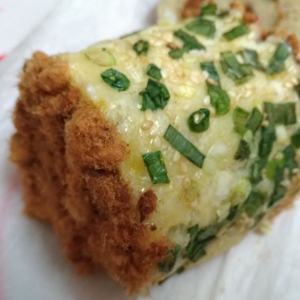香蔥肉鬆麵包卷~(國際牌2000T)：芒果芒果 一起做