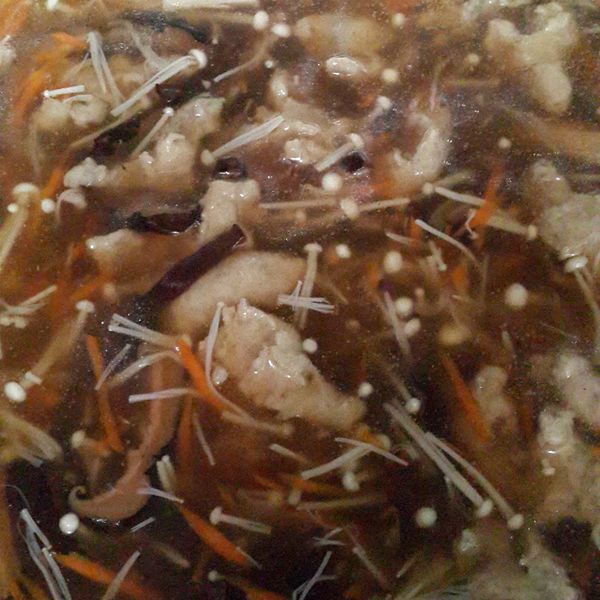 香菇赤肉羹：保力達 一起做