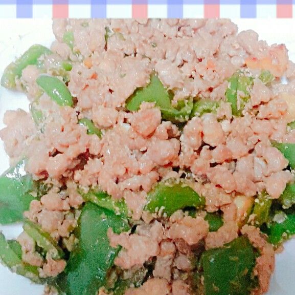青椒炒肉絲～超簡單三步驟家常菜：家銘寶 ❥ 蓓蓓 ❥ 一起做