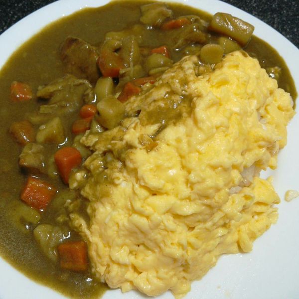 蜂蜜蘋果咖哩牛肉歐姆蛋包飯 #豬氏會社 : kiki一起做