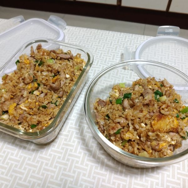 肉絲蛋炒飯：freddy 一起做