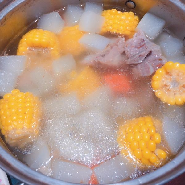 玉米蘿蔔排骨湯：Joanne 一起做