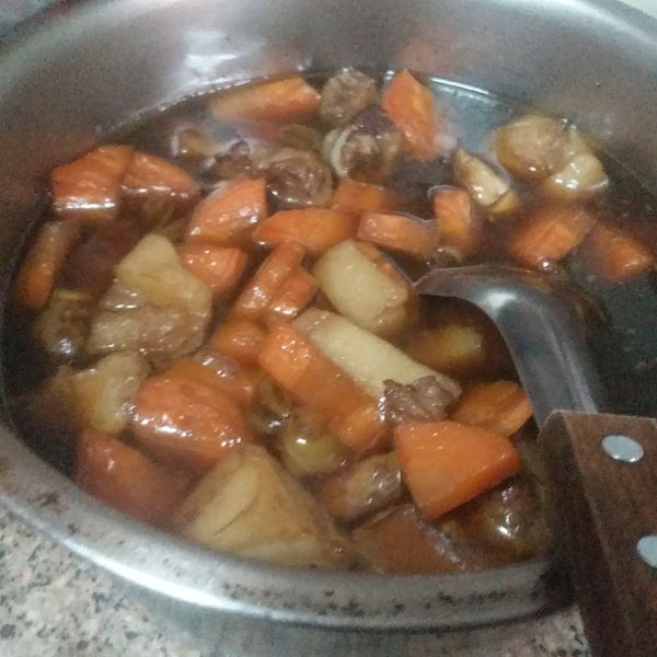 馬鈴薯燉肉 : 余宗信一起做